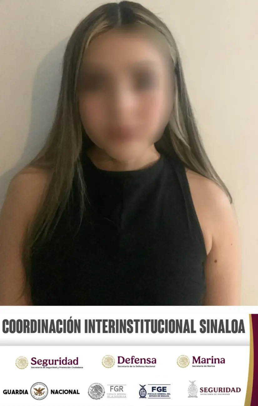 Mujer detenida viajaba en un auto junto con otro hombre y traían un arma de fuego. Mujer detenida viajaba en un auto junto con otro hombre y traían un arma de fuego.