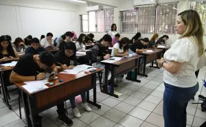 Comienza el ciclo 2025-26: 52 000 jóvenes presentan examen en la UAS