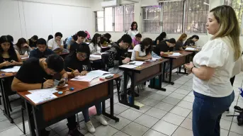 Comienza el ciclo 2025-26: 52 000 jóvenes presentan examen en la UAS