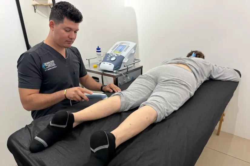 Las lesiones más comunes por las que acuden los pacientes a la clínica Rehabilítate con Castelo, son lumbalgias, esguinces y problemas en las cervicales.