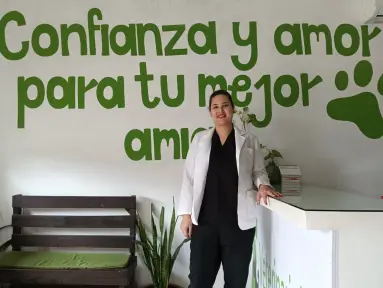 Amor por las mascotas: Karina León, la veterinaria que apostó por Los Ángeles