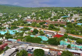 Balnearios con aguas termales en el corredor Cuernavaca-Acapulco; horarios y costos