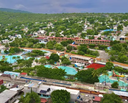 Balnearios con aguas termales en el corredor Cuernavaca-Acapulco; horarios y costos