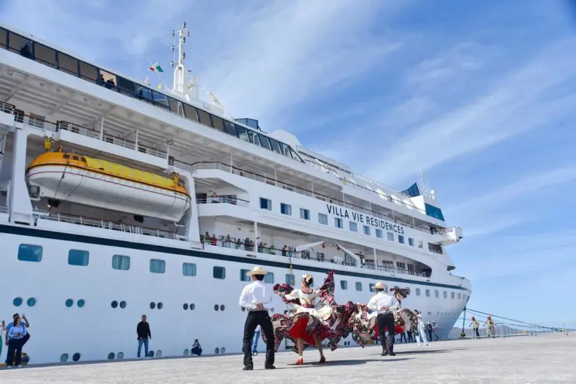 imagen recuadro Arriba el crucero de Odyssey por primera vez en Sinaloa en el puerto de Topolobampo