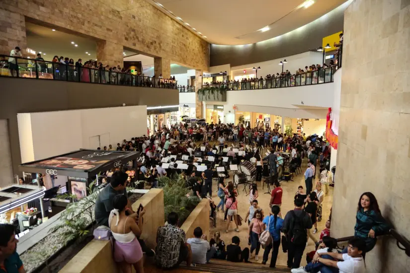 Flash Mob del ISIC llena de música y folclor el corazón de Culiacán Flash Mob del ISIC llena de música y folclor el corazón de Culiacán