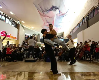 VIDEO. La Orquesta Sinfónica de Sinaloa toma Plaza Fórum con Flash Mob cultural