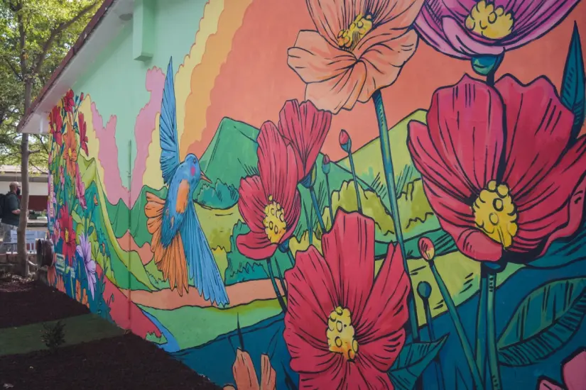 Pintan murales en memoria de Danna en la Secundaria Federal No. 4 en Culiacán La titular de SEPyC encabezó el corte de listón de los murales. Foto: Lino Ceballos