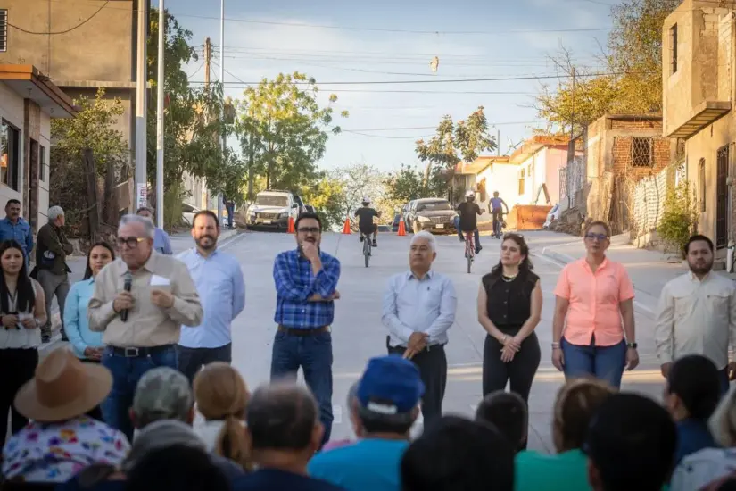 En presencia del Gobernador Rocha Moya, se llevó a cabo la entrega de las nuevas proyectos: calles pavimentadas en la colonia Buenos Aires. Foto: Cortesía. En presencia del Gobernador Rocha Moya, se llevó a cabo la entrega de las nuevas proyectos: calles pavimentadas en la colonia Buenos Aires. Foto: Cortesía.