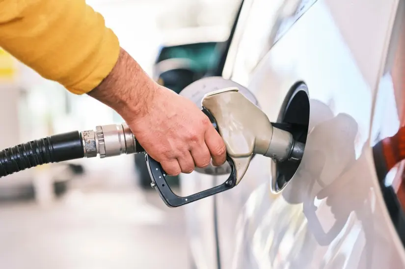 Sigue estas recomendaciones para ahorrar gasolina y dinero. Foto: Pixabay