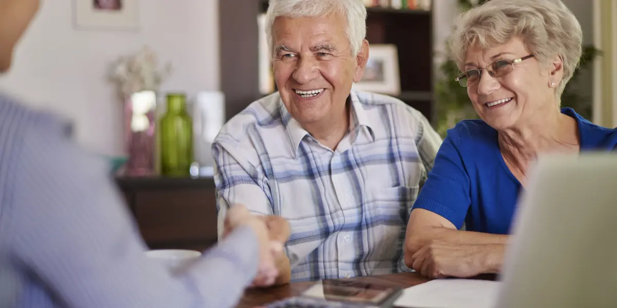 Estas son las restricciones para solicitar un Crédito Infonavit dependiendo de tu edad. Foto: Freepik.