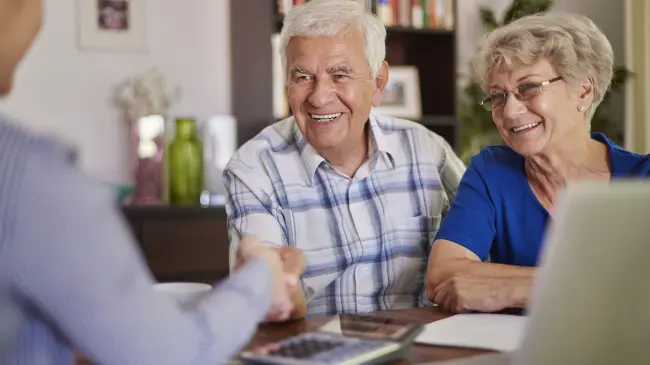 Estas son las restricciones para solicitar un Crédito Infonavit dependiendo de tu edad. Foto: Freepik.