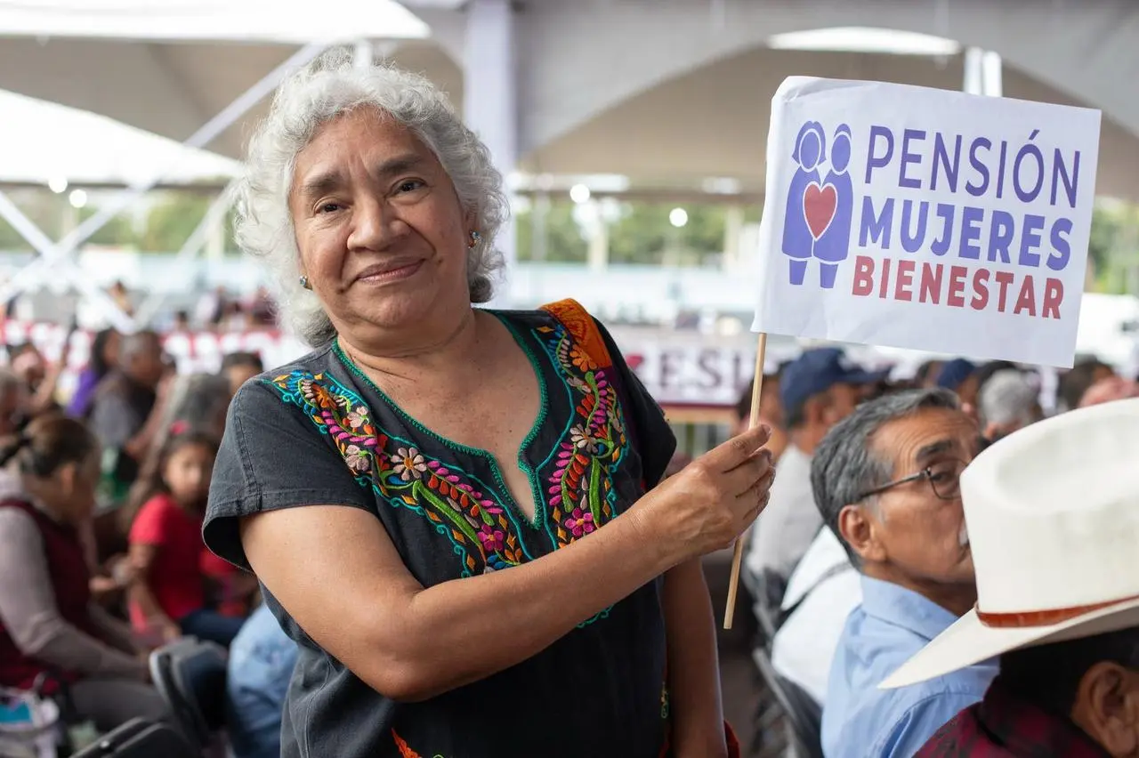 Se acerca el registro de Pensión Bienestar Mujeres de 60 a 64 años en 2025. Foto: Gob. de México