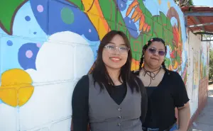 Heidi y Dania embellecen la Primaria Hermanos Flores Magón en Culiacán con un mural cultural que fomenta la Paz
