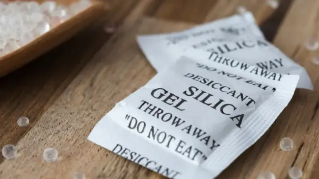 ¿Qué son las bolsitas de gel sílice que viene en algunas cajas de electrónicos o ropa?. Foto: cortesía