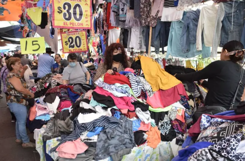 Por tu salud, siempre debes lavar la ropa de segunda mano antes de usarla o guardarla. Foto: cortesía Por tu salud, siempre debes lavar la ropa de segunda mano antes de usarla o guardarla. Foto: cortesía.