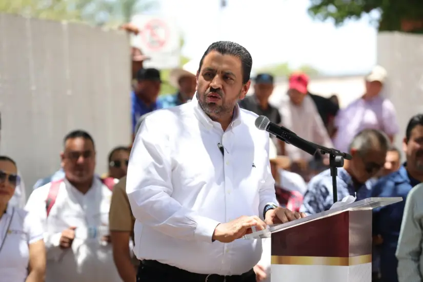 Inicia entrega de Fertilizantes para el Bienestar 2025 en Sinaloa; beneficiará a 53 mil productores El secretario de Agricultura de Sinaloa encabezó la puesta en marca del programa. Foto: Cortesía