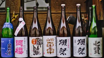 El alma de Japón en una copa: el arte del sake reconocido por la UNESCO