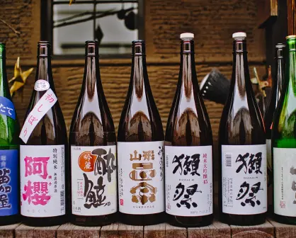 El alma de Japón en una copa: el arte del sake reconocido por la UNESCO