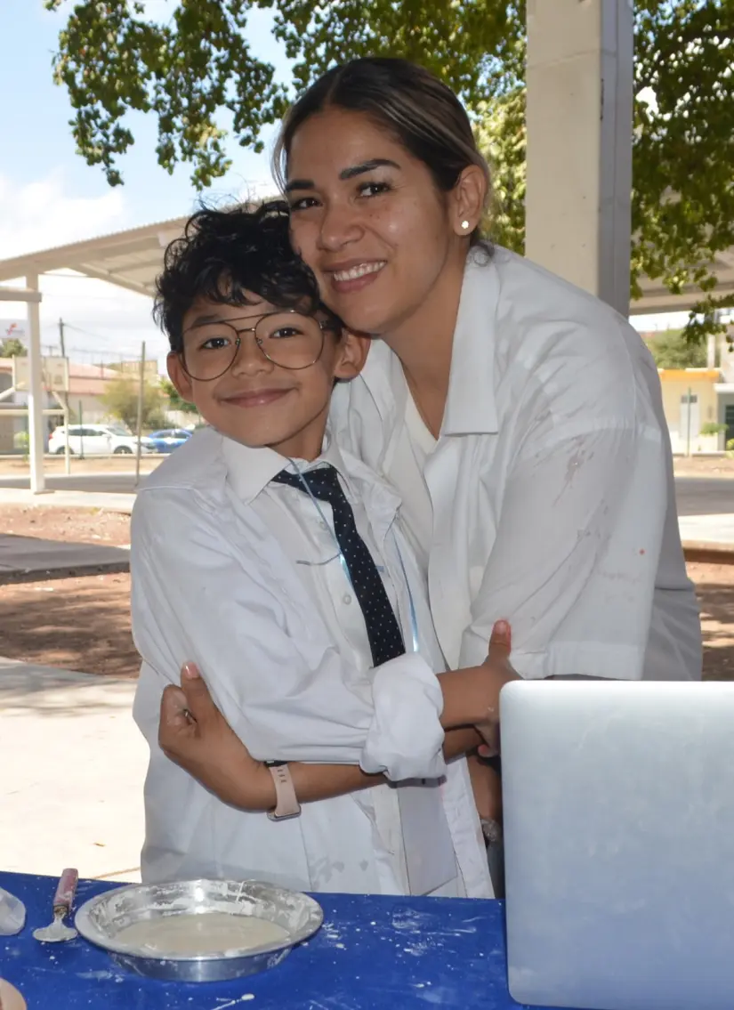 Feria e la Ciencia en la primaria Club de Leones Jesús Rodrigo estacó con su experimento “Fluido no newtoniano”, con el que obtuvo el tercer lugar en la Feria de Ciencias Leones. Foto: Juan Madrigal