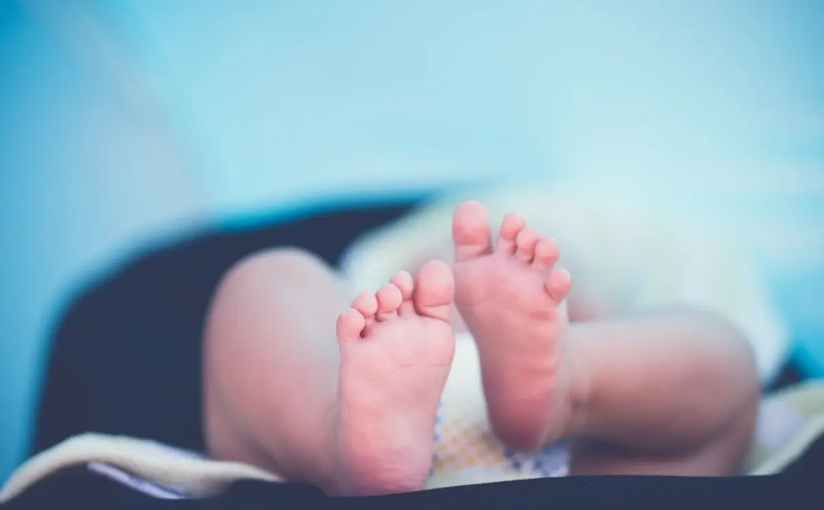 La recién nacida presentaba síntomas de hipotermia. Foto: Pixabay