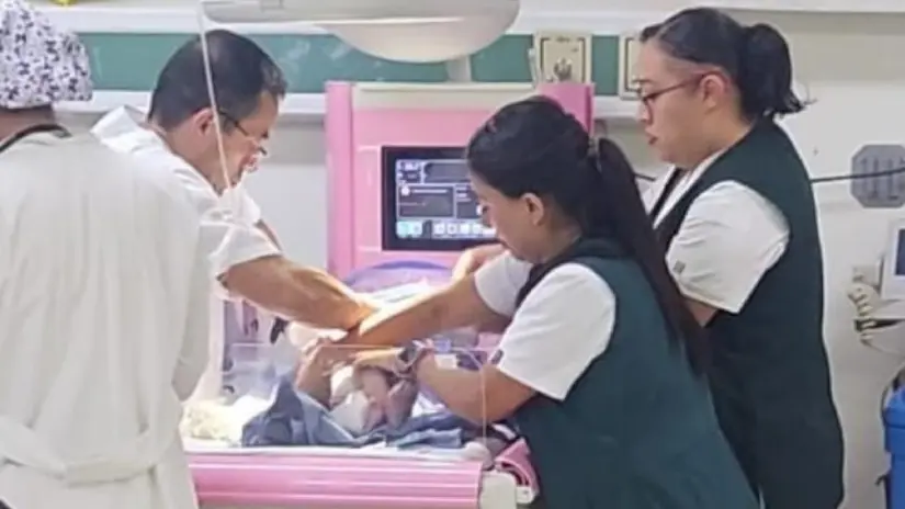 Rescatan a bebé recién nacida tras ser abandonada en Ecatepec La recién nacida recibe atención médica en un hospital de Ciudad Azteca. Foto: Especial