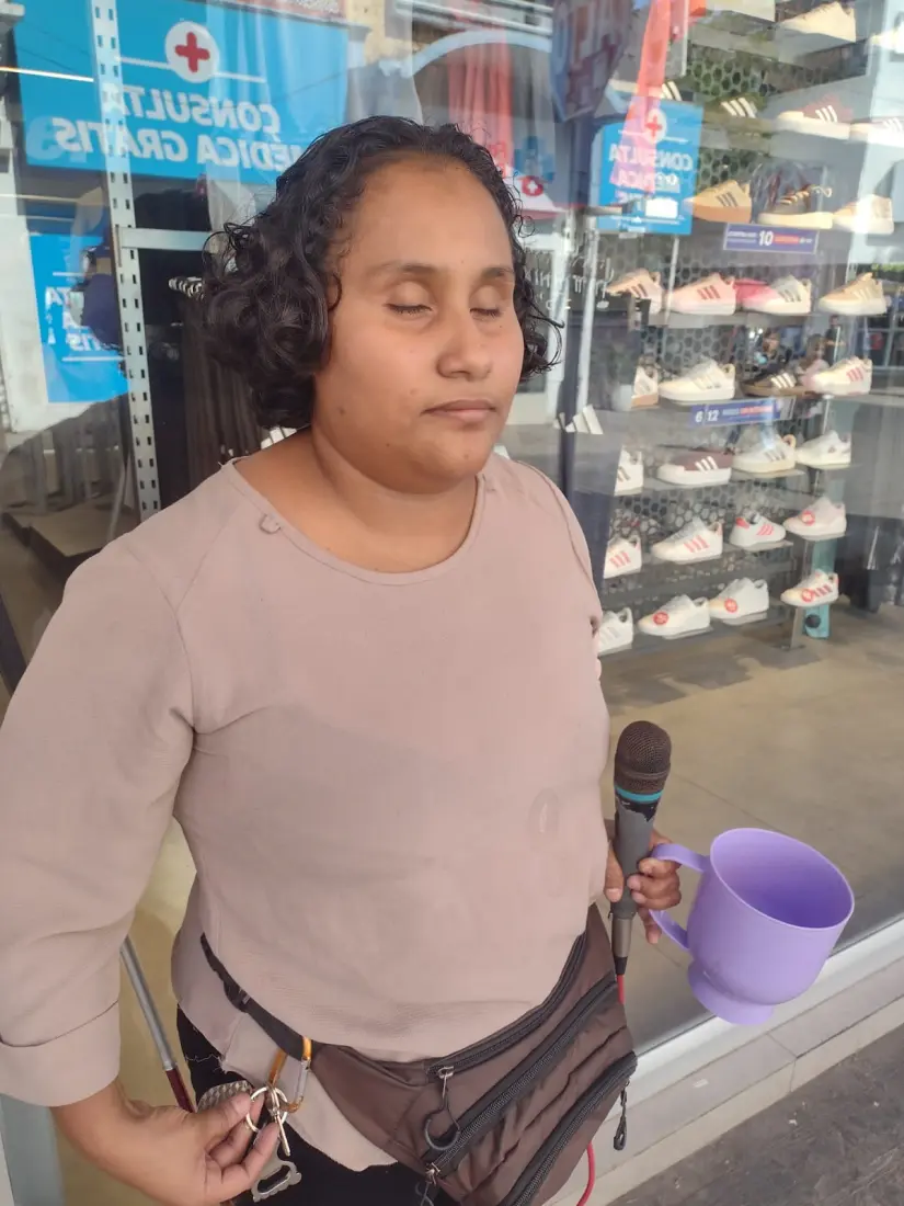 Los desafíos de una vida sin visión, no le impiden ser una mujer productiva. Los desafíos de una vida sin visión, no le impiden ser una mujer productiva.