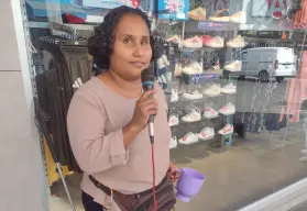 Cristian canta con el alma. Una madre invidente que inspira desde el centro de Culiacán