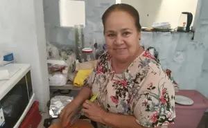 Doña Lety es una mujer que trabajó de intendente y hoy destaca en la cocina del Centro de Culiacán