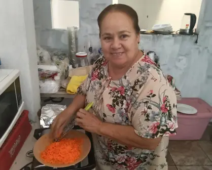Doña Lety es una mujer que trabajó de intendente y hoy destaca en la cocina del Centro de Culiacán