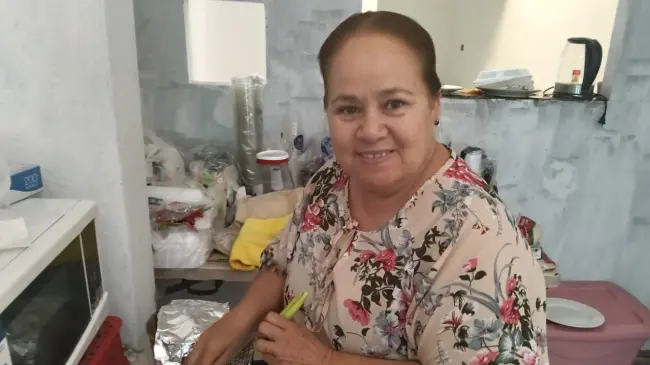 Doña Lety Verdugo es una mujer incansable y ejemplo de perseverancia y lucha con su sazón en la cocina.