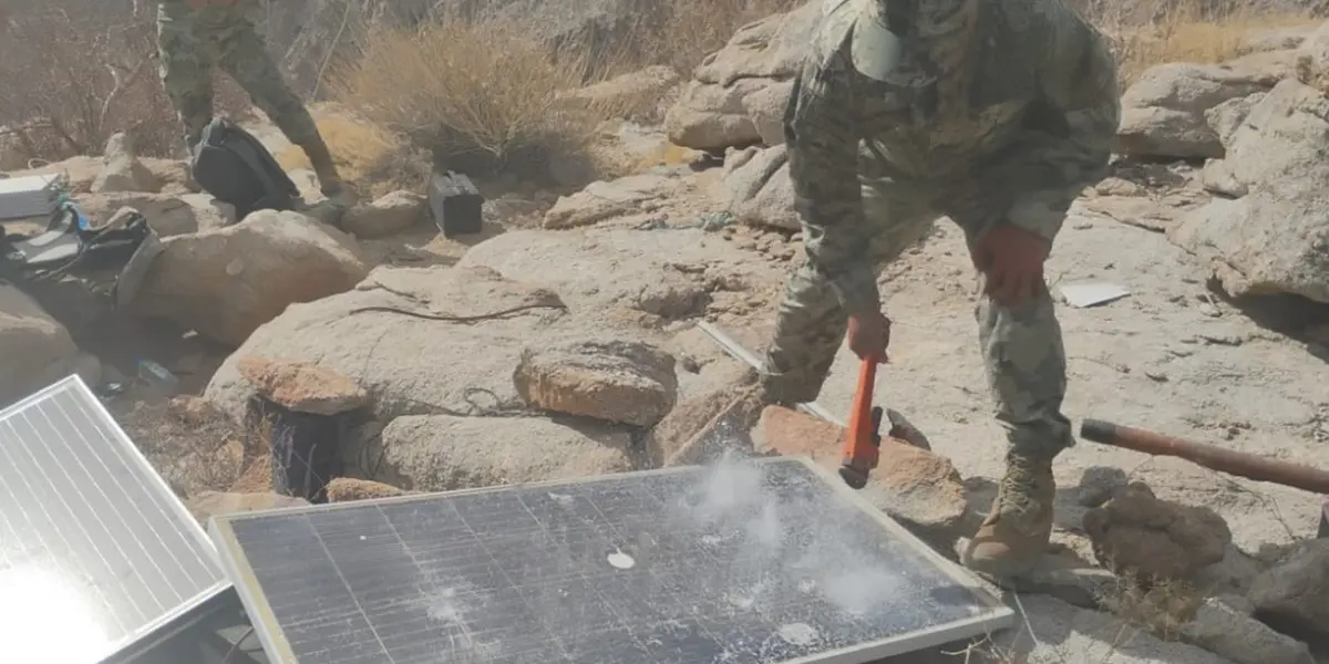 Armada de México desmantela antenas ilegales utilizadas por grupos criminales en Baja California.