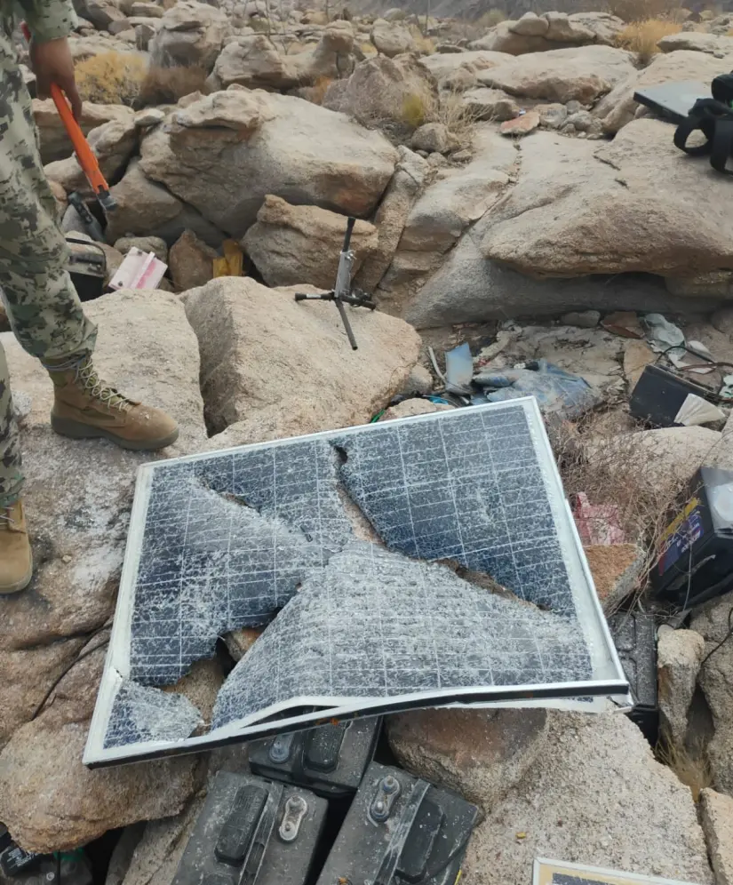 Armada de México desmantela antenas ilegales utilizadas por grupos criminales en Baja California Armada de México desmantela antenas ilegales utilizadas por grupos criminales en Baja California.