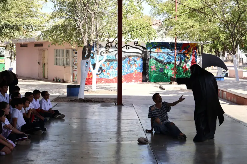 El teatro le permite a Elio expresa las emociones que sintió en el pasado. Foto: Revista Espejo / César Ernesto Hernández