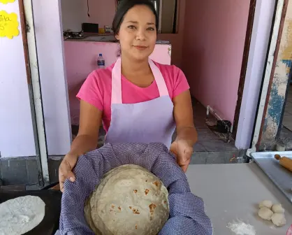 Con sus tortillas Doña Rosa, Yecica mantiene vivo el legado de su madre en Culiacán