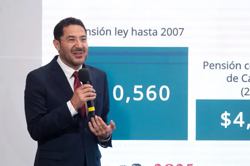 Martí Batres, director del ISSSTE
