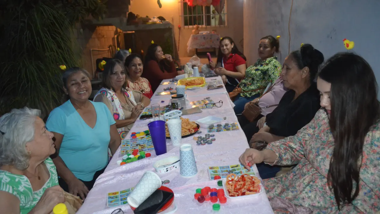 Fundación Nidos convirtió una tarde común en una ocasión especial para agradecer a las mamás todo lo que hacen por sus familias. Foto: Juan Madrigal