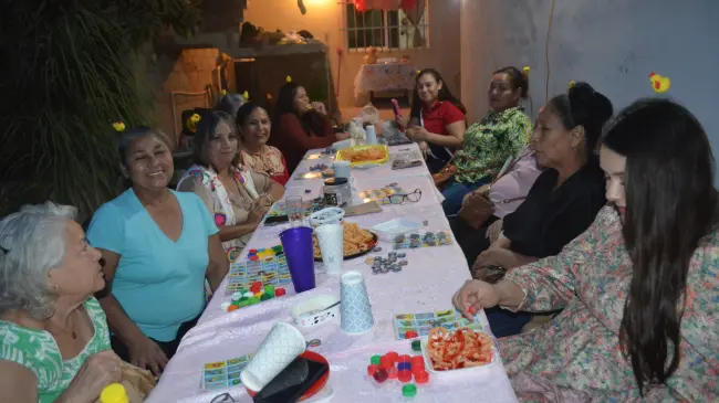 Fundación Nidos convirtió una tarde común en una ocasión especial para agradecer a las mamás todo lo que hacen por sus familias. Foto: Juan Madrigal