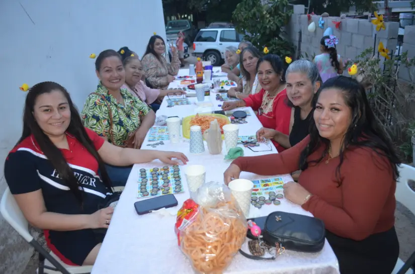 Fundación Nidos en Culiacán Risas, compañerismo y momentos que tocaron el corazón marcaron la celebración del Día de las Madres en la colonia Buenos Aires. Foto: Juan Madrigal