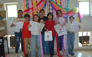 Taller infantil en la Biblioteca “Pirámide Cultural” revive la tradición de los papalotes en Culiacán