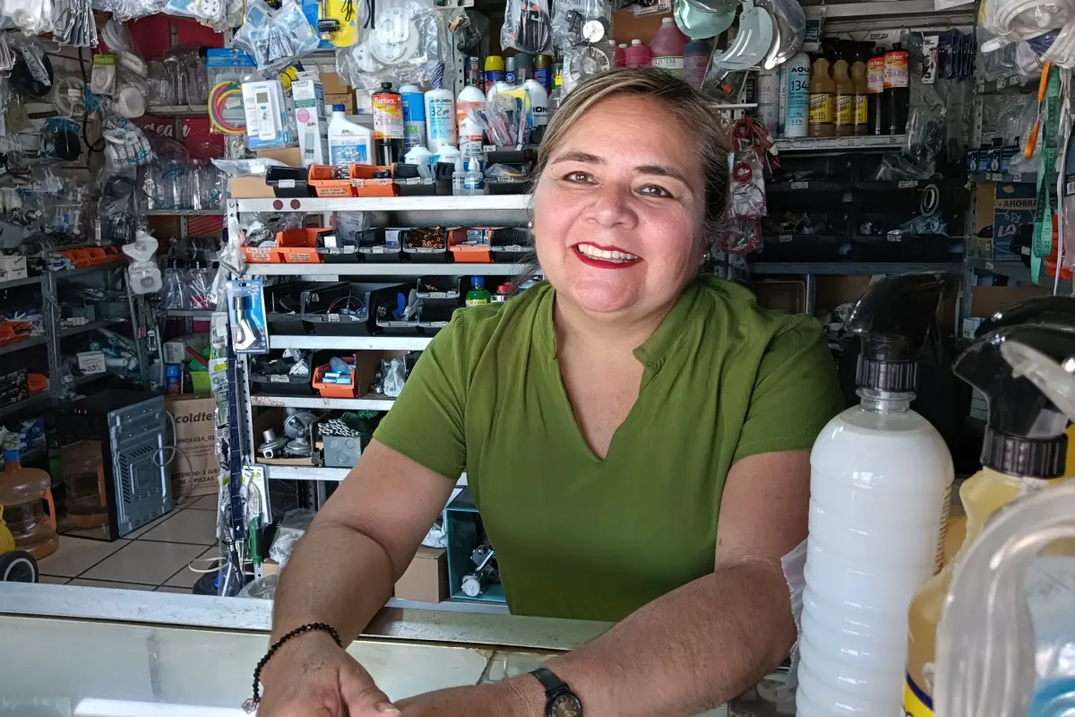 Marisela Luna puso el nombre de “Don Toño” a su ferretería en honor a su padre ya fallecido, don Antonio Luna.