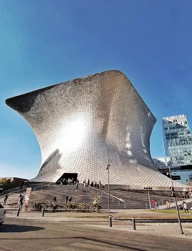 imagen recuadro El Museo Soumaya una galería fundada por Carlos Slim en 1994 Foto: Jhon Jiménez Vanegas