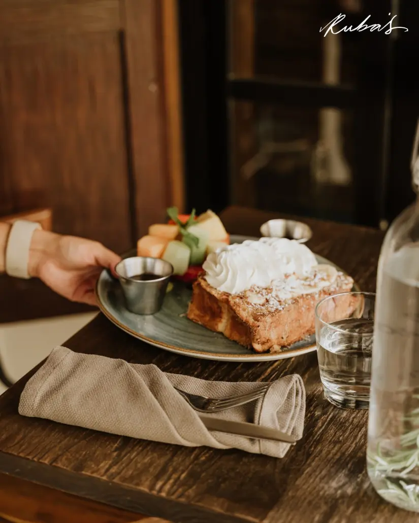 imagen recuadro Ruba's Bakery & Bistro un lugar con una variedad de panadería