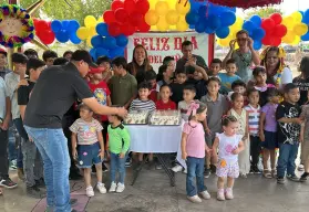 Niños y niñas de la colonia Progreso en Culiacán celebran su día con una fiesta llena de alegría y solidaridad