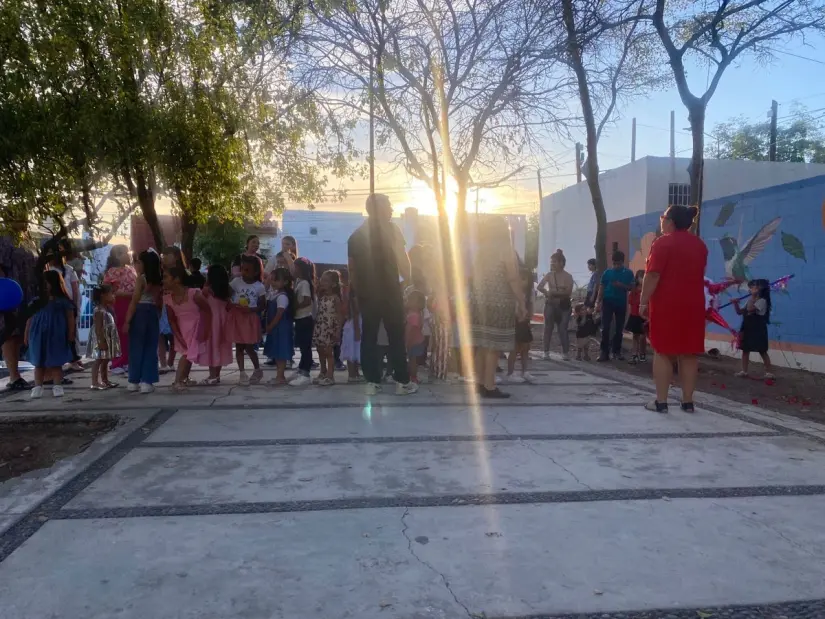 Vecinos de Cañadas transforman su parque con amor El Parque Cerro del Elefante, en Infonavit Cañadas, renace como un espacio seguro y alegre gracias al esfuerzo de sus vecinos.