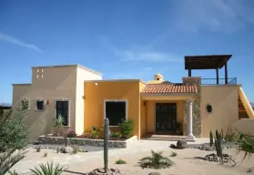 ¿Una familia con sueldo promedio puede comprar una casa en Baja California Sur?