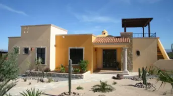¿Una familia con sueldo promedio puede comprar una casa en Baja California Sur?