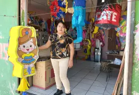 Judith García es una mujer que hizo de una piñata para su hijo un proyecto de vida en Culiacán