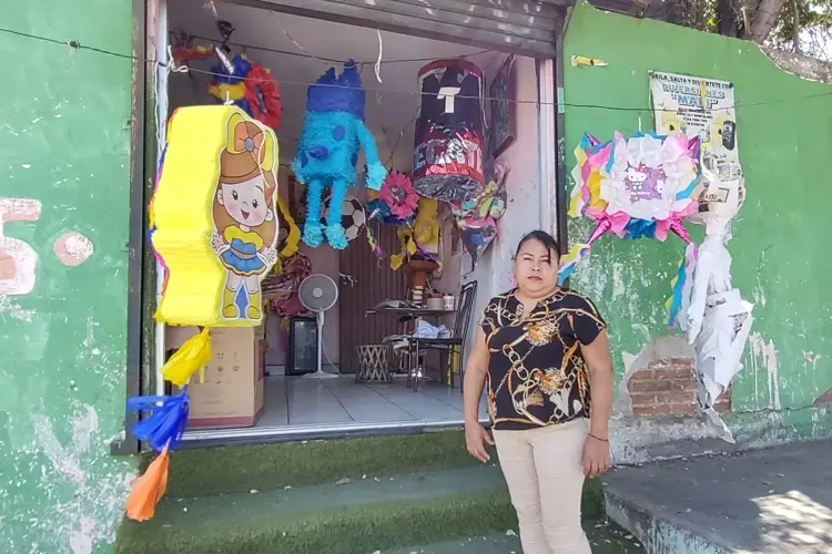 Judith García es una mujer que hizo de una piñata para su hijo un proyecto de vida en Culiacán