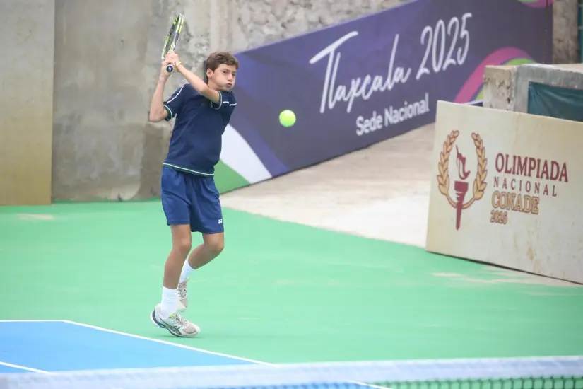 Tenistas sinaloenses ganan bronce en Olimpiada CONADE Jóvenes sinaloenses inspiran con su desempeño en torneo nacional de tenis. Foto: ISDE