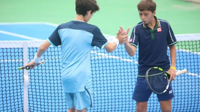 Quintín Suárez Trapero y Jerónimo Velasco dan ejemplo de garra y disciplina en tenis en la Olimpiada CONADE 2025. Foto: ISDE